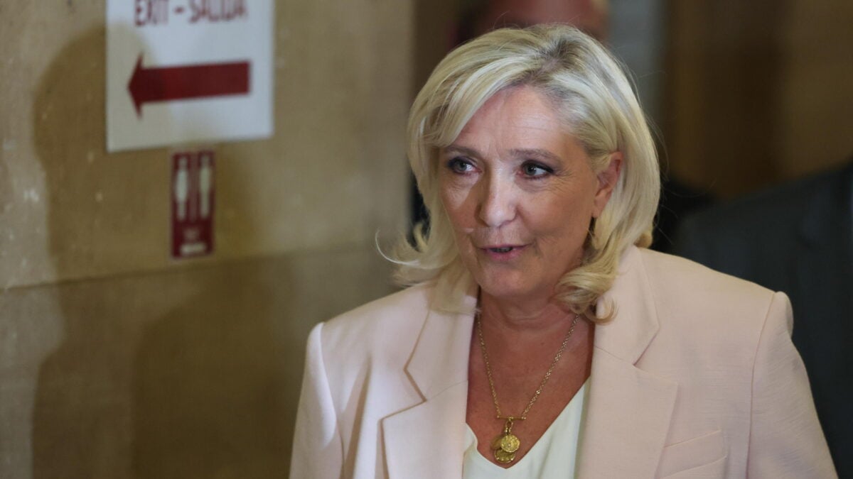 Le Pen sfida i giudici e corre per l’Eliseo