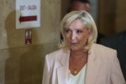 Le Pen sfida i giudici e corre per l’Eliseo