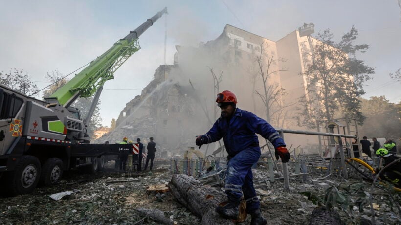 Kiev conta i morti dopo la notte di fuoco. Zelensky torna a chiedere più Patriot