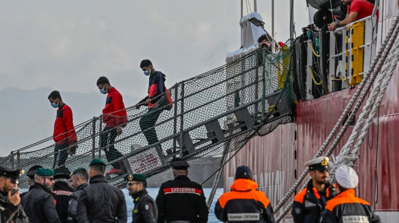 Le porte aperte agli immigrati usate per far fuori il cattolicesimo