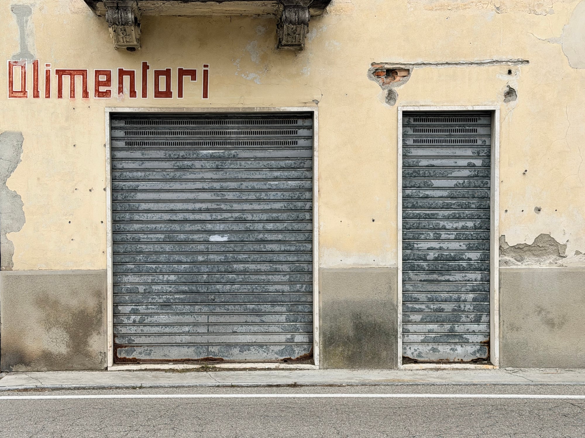 desertificazione commerciale in italia quasi 100000 negozi in meno in sette anni da Laverita.info desertificazione commerciale in italia quasi 100000 negozi in meno in sette anni