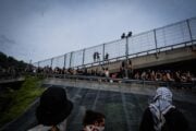 Politica e salotti affascinati dagli estremisti