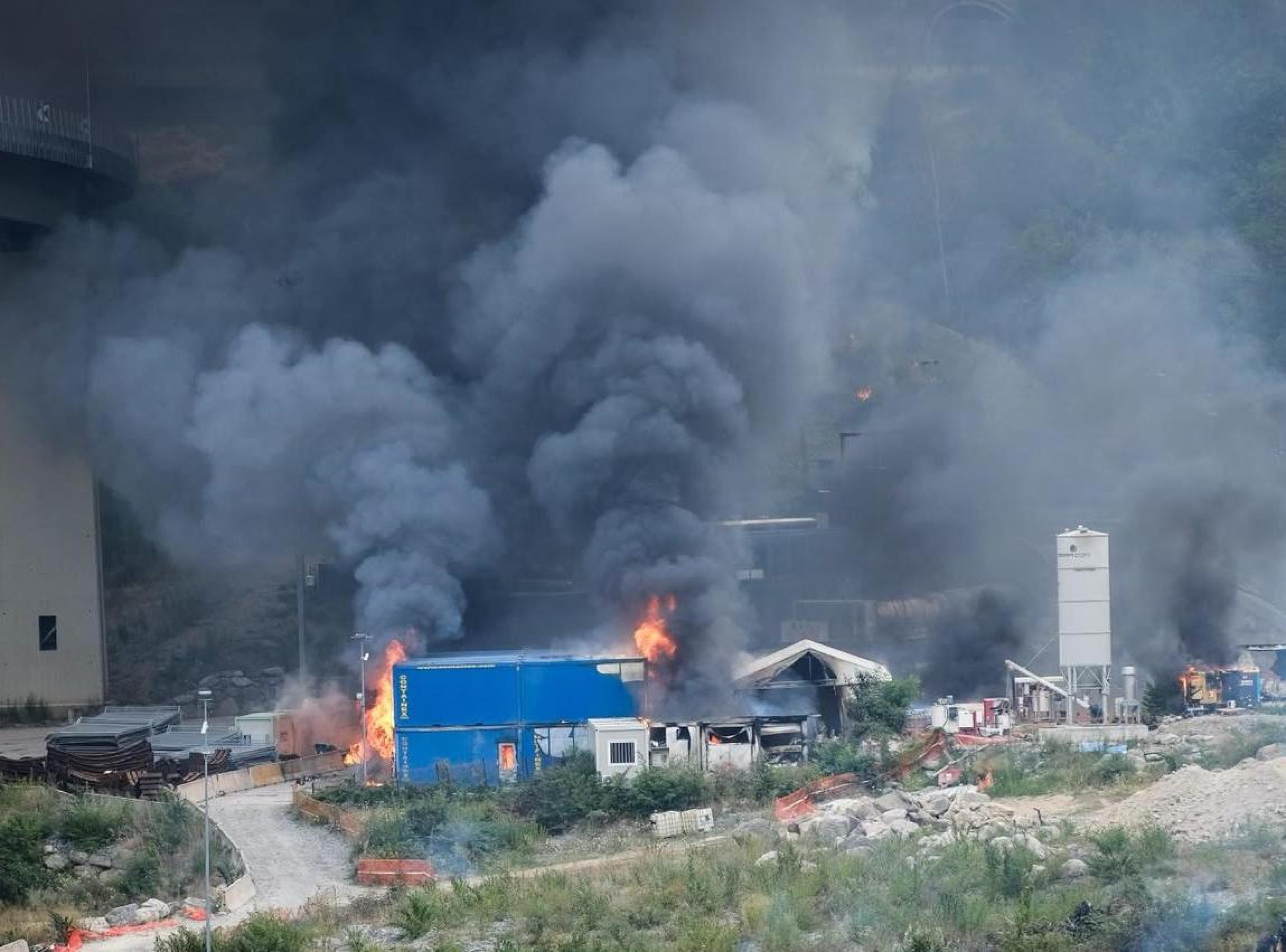 terrorismo no tav oltre 50 agenti feriti meloni attacco allo stato sinistra muta da Laverita.info terrorismo no tav oltre 50 agenti feriti meloni attacco allo stato sinistra muta