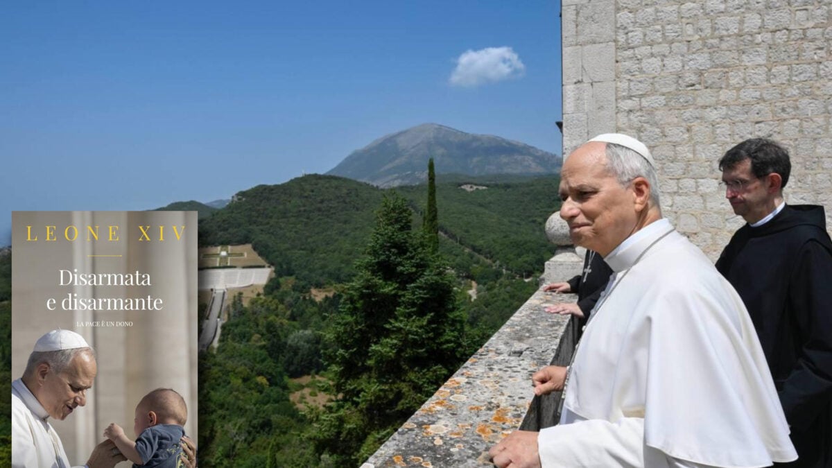 Il nuovo libro del Papa invoca la pace: «La corsa agli armamenti atterrisce»