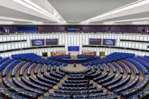 Ecco come l’Intelligenza artificiale si sta mangiando il Parlamento Ue
