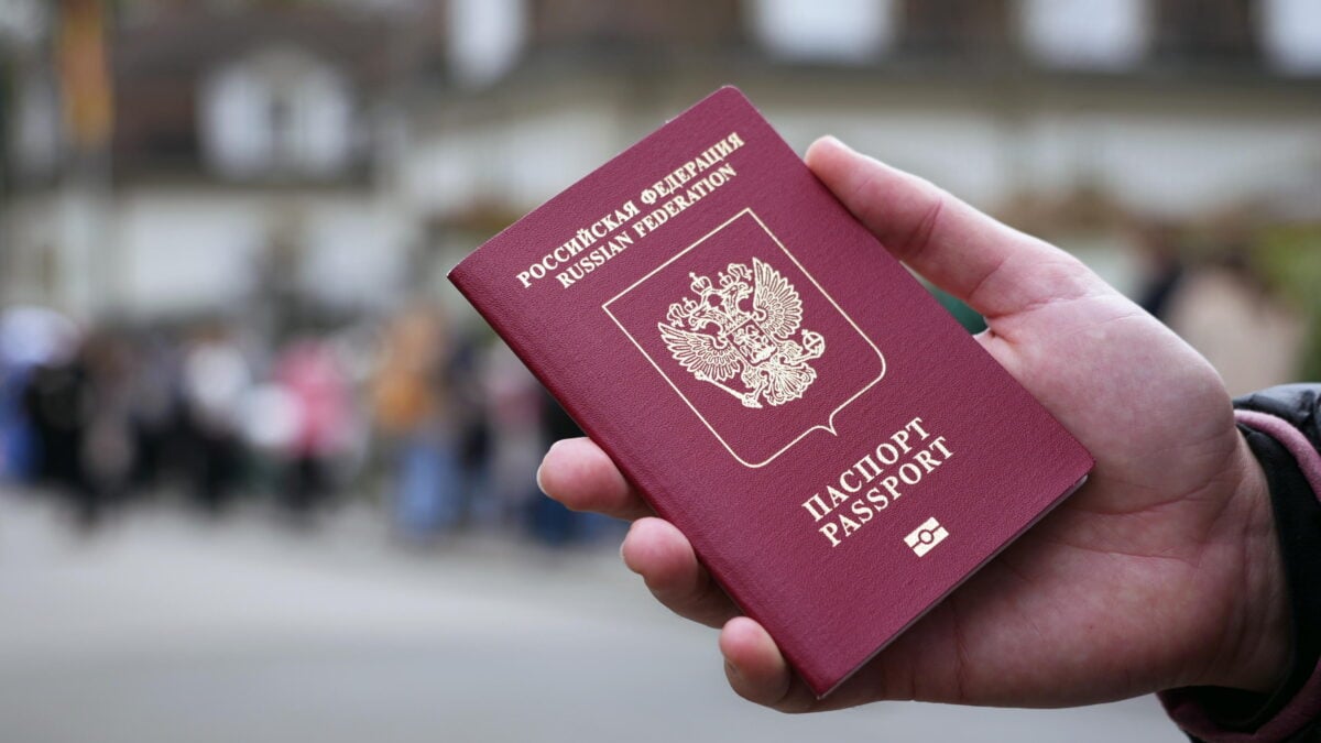 L’Ue litiga sulla stretta ai visti russi