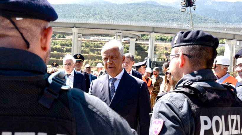 Meloni e Piantedosi tra le macerie. «Ora i giudici facciano il massimo»