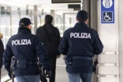 Il criminale africano resterà libero finché non gli togliamo l’asilo
