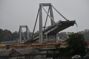 Ponte Morandi: nessuno parla più dei Benetton, i responsabili morali