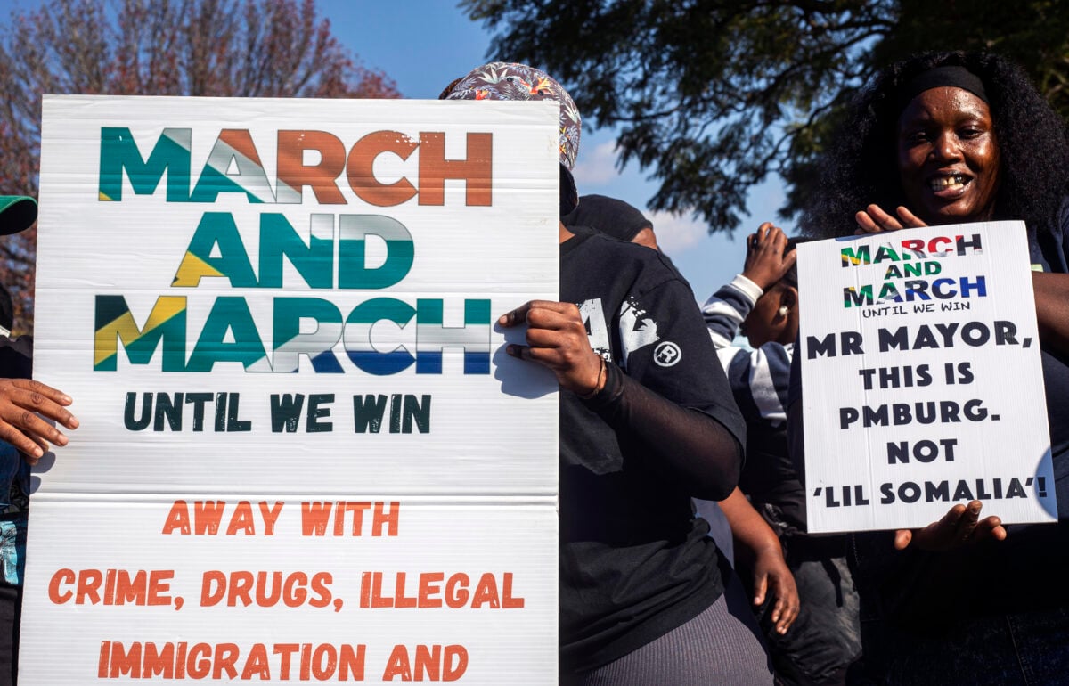 Pure i neri del Sudafrica chiedono la remigrazione degli stranieri