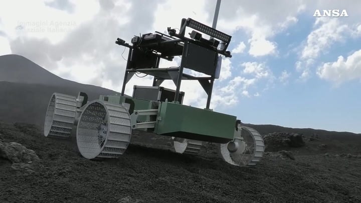 L’Asi testa il Rover «Etna» sul vulcano: superata la prova per le missioni lunari
