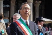 La stampa chiude un occhio su Sala ma adesso il sindaco deve chiarire