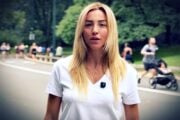 La sindaca-influencer Silvia Salis vola in prima classe