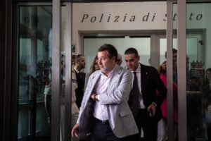 Denuncia della polizia contro Lepore. «Trattati come carne da macello»