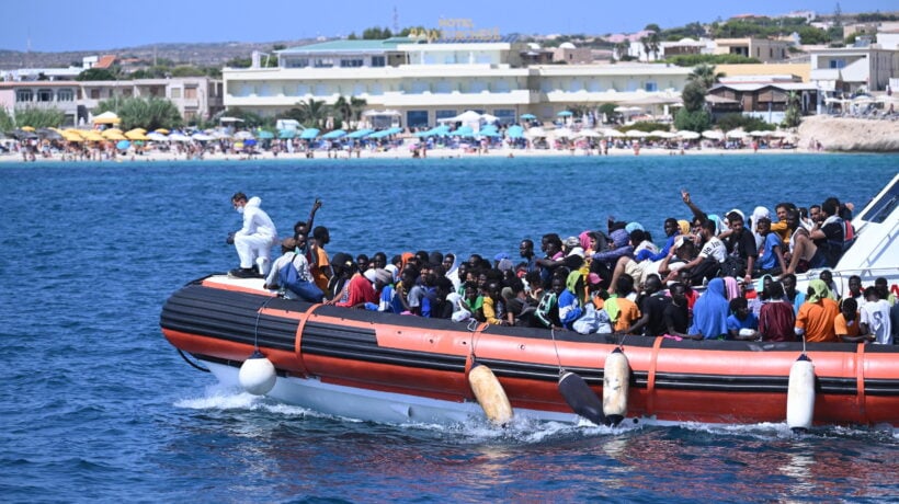 La favoletta dei migranti «necessari» è un piano per alterare il cristianesimo
