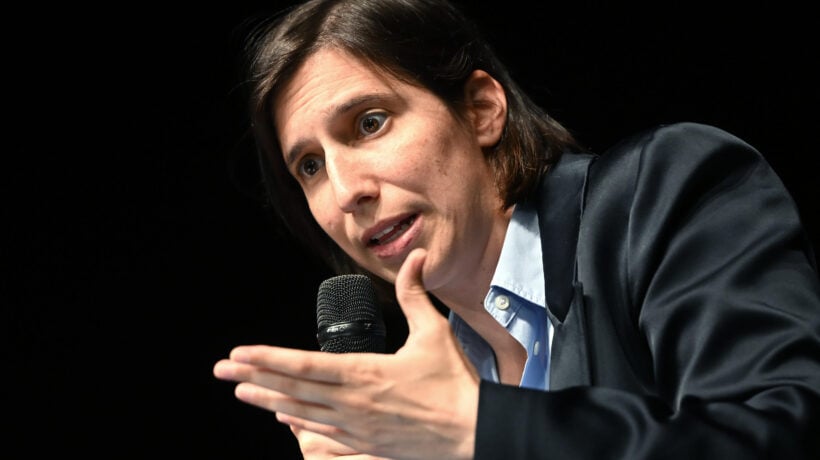Il campo largo si stringe a difesa del sindaco che aizza gli sfascisti
