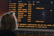 Scioperi per 6 giorni contro il governo, ma così i sindacati ci rovinano le vacanze