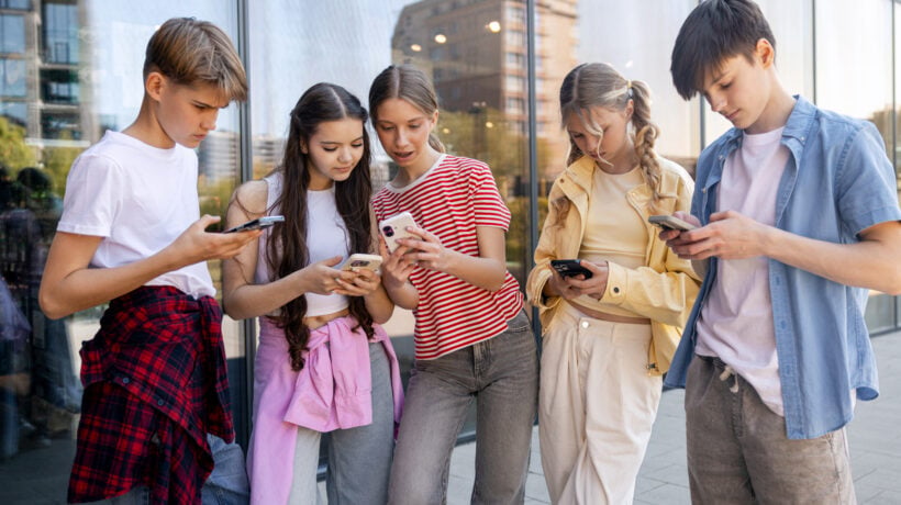 Fiasco dell’Australia: gli adolescenti usano ancora i social nonostante il divieto