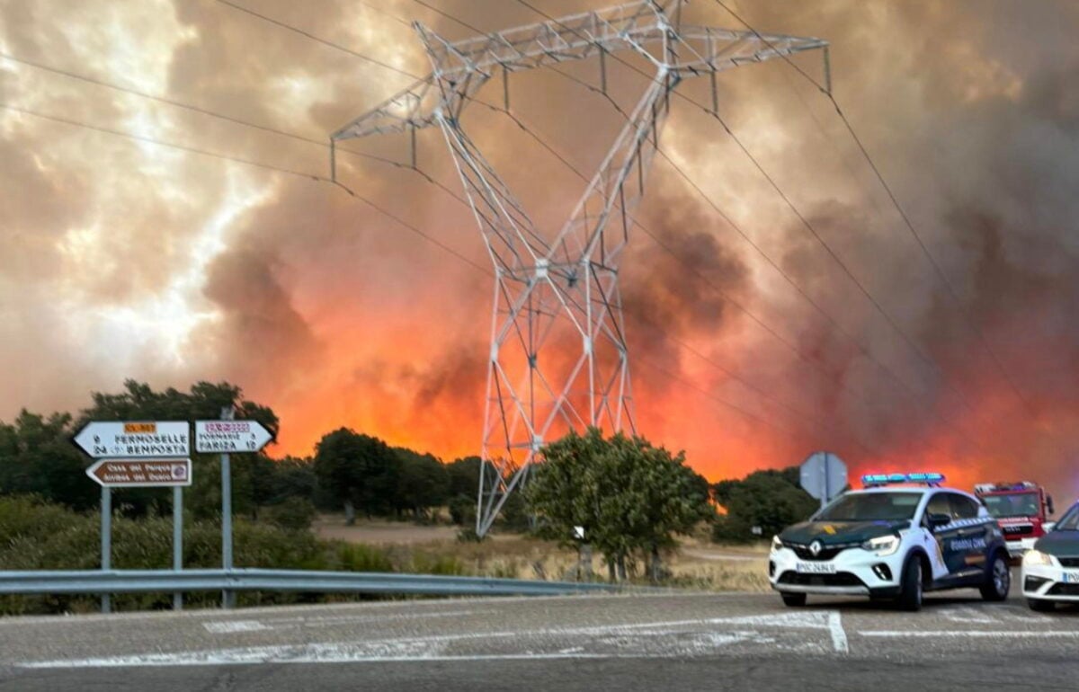 La Spagna va a fuoco ma gli elicotteri restano fermi per le sanzioni a Mosca