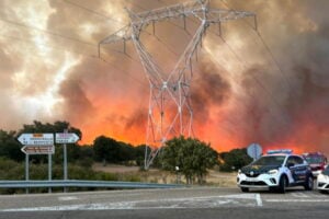 La Spagna va a fuoco ma gli elicotteri restano fermi per le sanzioni a Mosca