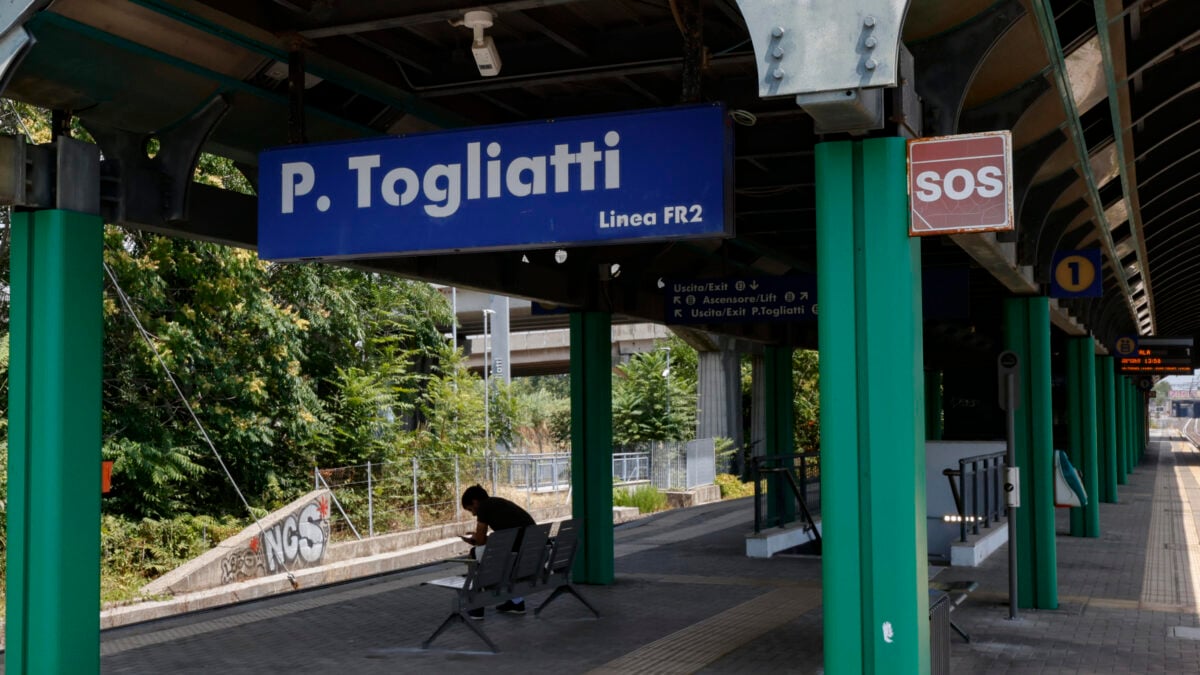 Difende un amico rapinato: un gambiano lo uccide con un cacciavite in testa