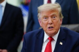 Trump vende euro e compra yen. Così finanzia l’ascesa delle Borse