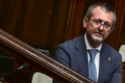 La Giunta si rifiuta di visionare le chat di Delmastro. Oggi si va in Aula