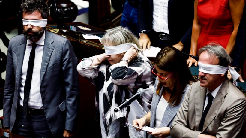 Delmastro, niente chat alla Procura. Circo delle opposizioni alla Camera