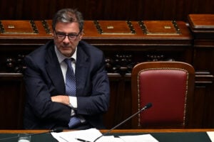 Giorgetti frena l’assalto alla diligenza sul fondo Safe. Non sarà una manovra «elettorale»