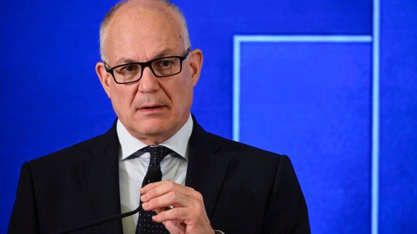 Mentre Gualtieri pensa allo Spin time, Roma va a fuoco e si respira diossina