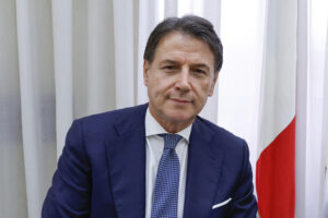 La sinistra capirà tardi che Conte pensa a sé