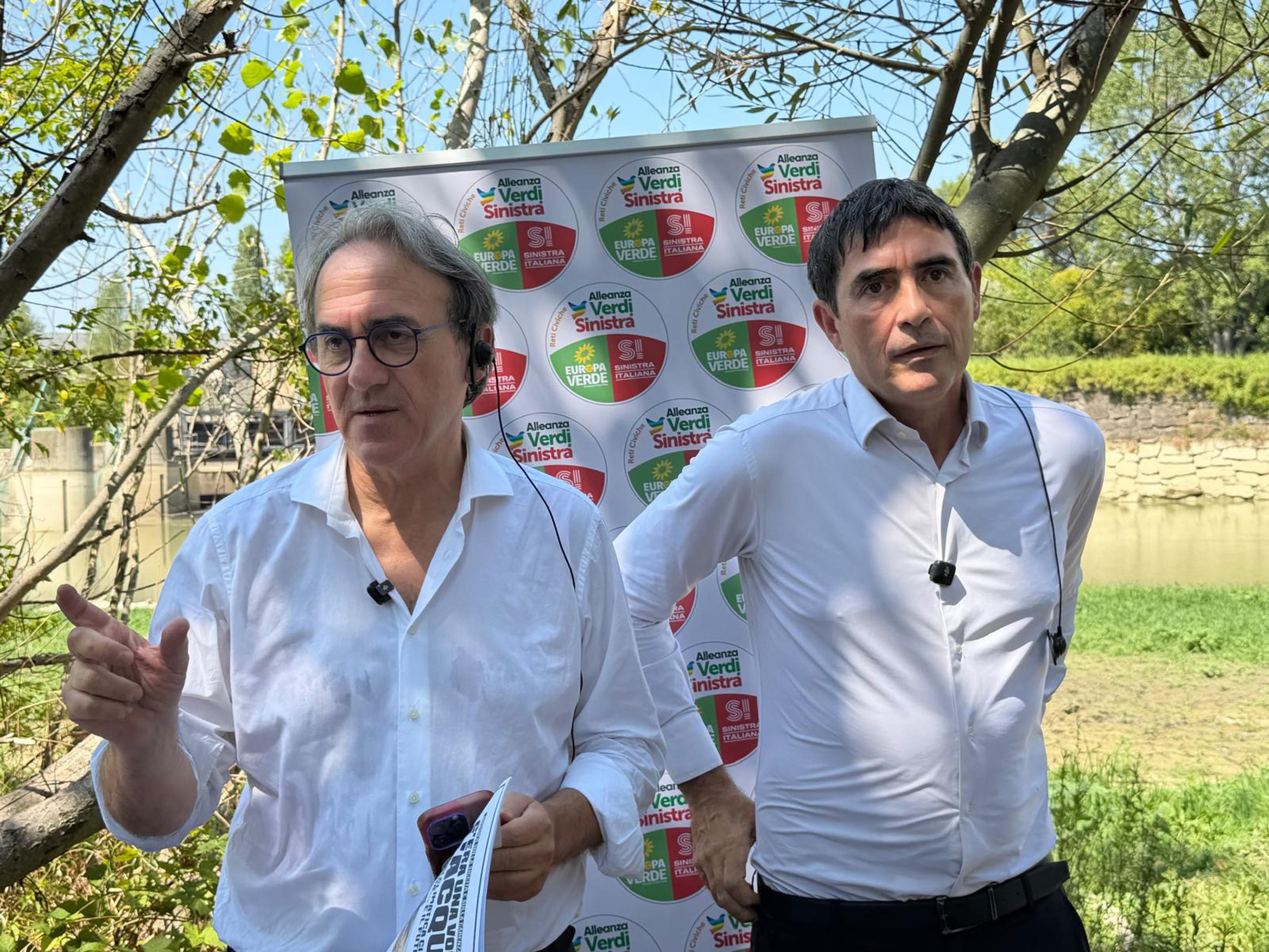 divisi su ogni cosa ma uniti dalla poltrona da Laverita.info divisi su ogni cosa ma uniti dalla poltrona