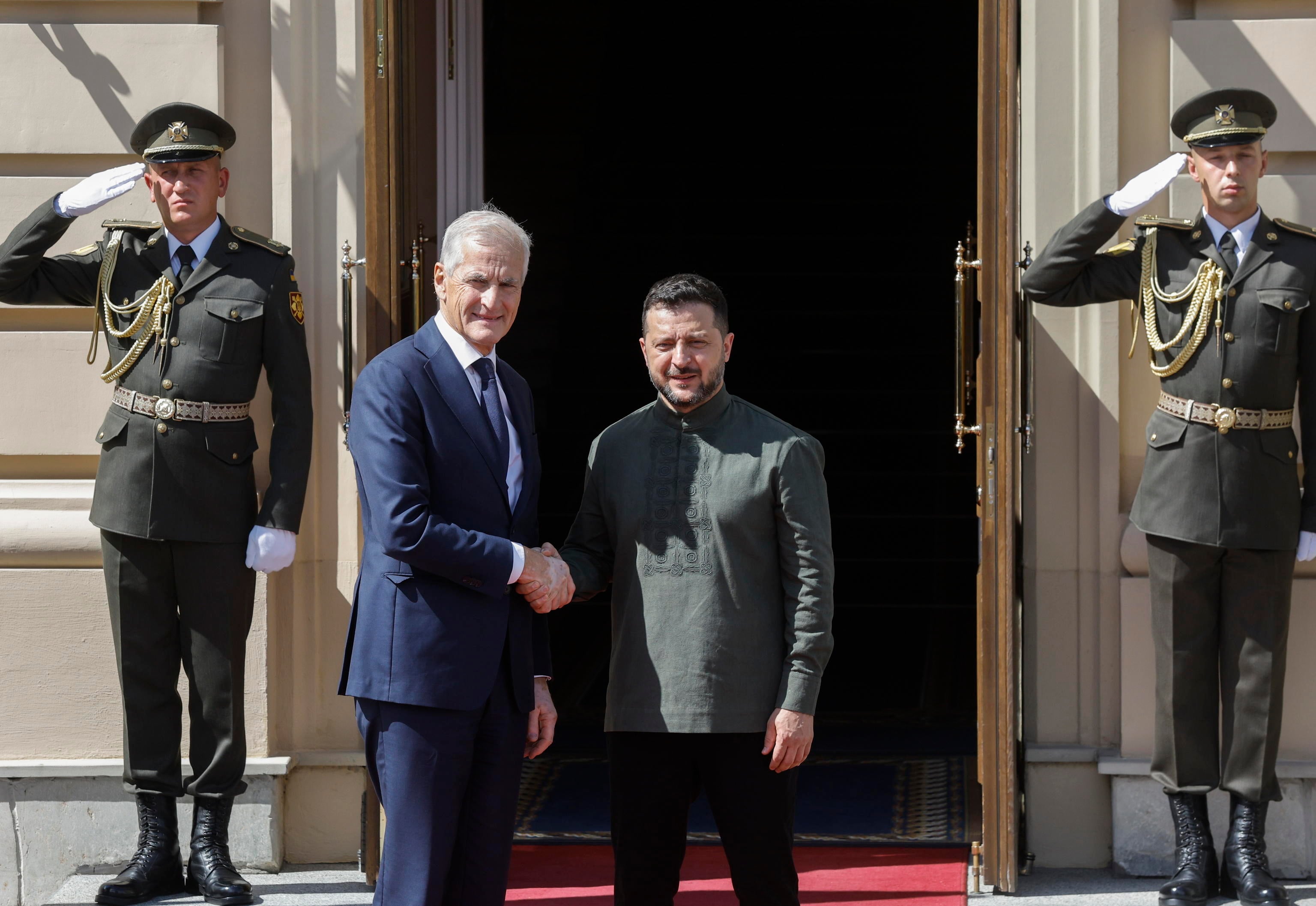 zelensky non vuole la democrazia solo i soldi da Laverita.info zelensky non vuole la democrazia solo i soldi