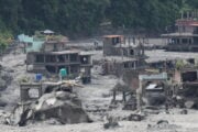 Nepal, i morti sfiorano quota 700
