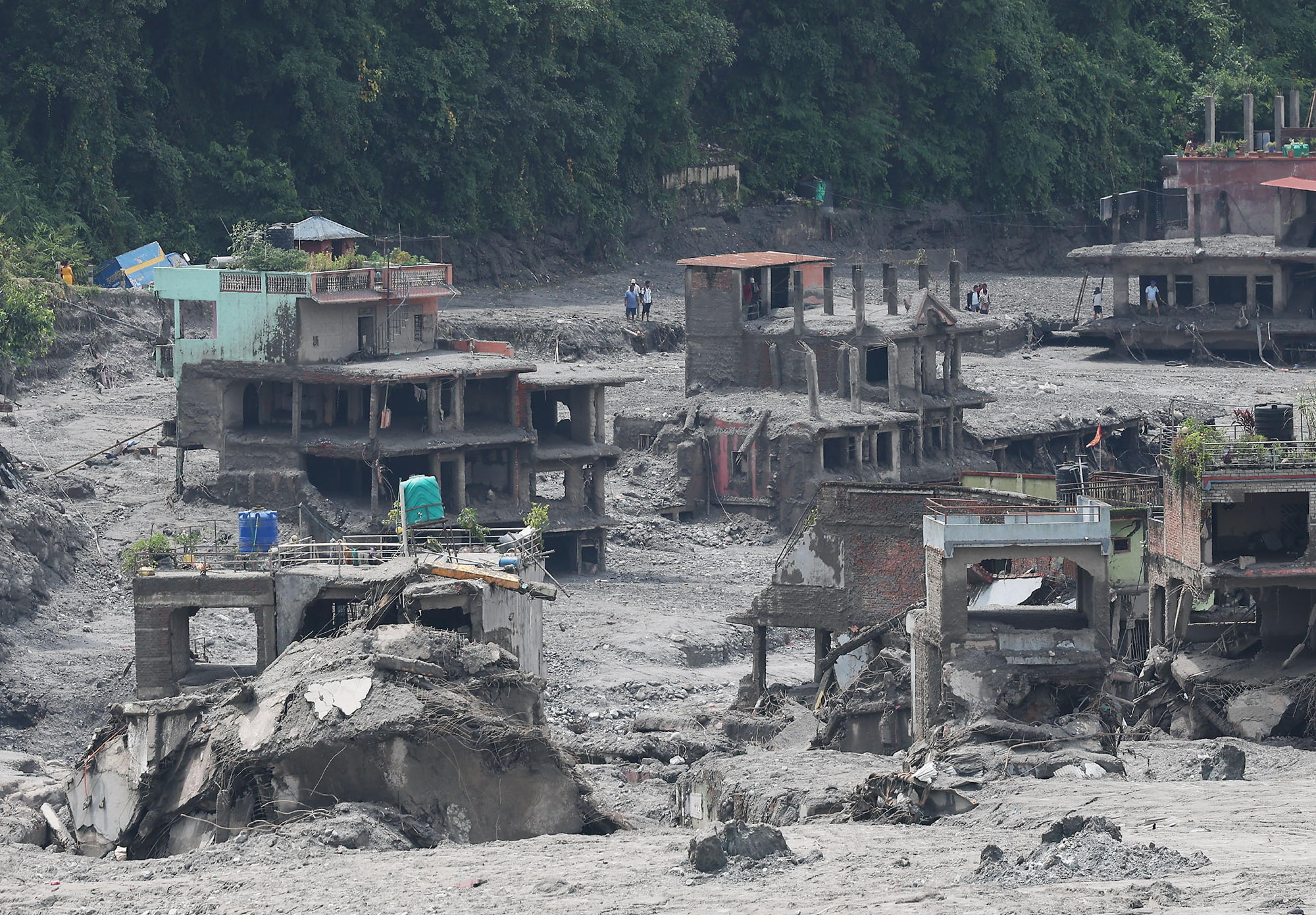 nepal i morti sfiorano quota 700 da Laverita.info nepal i morti sfiorano quota 700
