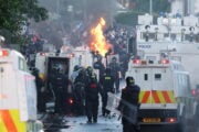 In Irlanda del Nord ricompare l’Ira e aizza la rivolta contro i clandestini