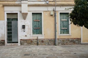 Sudamericani accusati di estorsione. Racket delle occupazioni a Roma