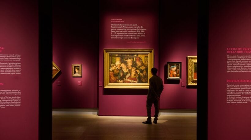 Sala espositiva della mostra alle Gallerie d’Italia di Milano