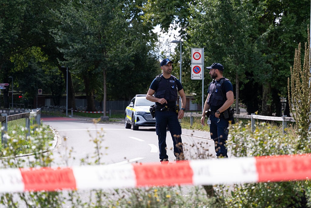 sparatoria al rave in svizzera arrestato un 43enne resta il giallo del secondo assalitore da Laverita.info sparatoria al rave in svizzera arrestato un 43enne resta il giallo del secondo assalitore