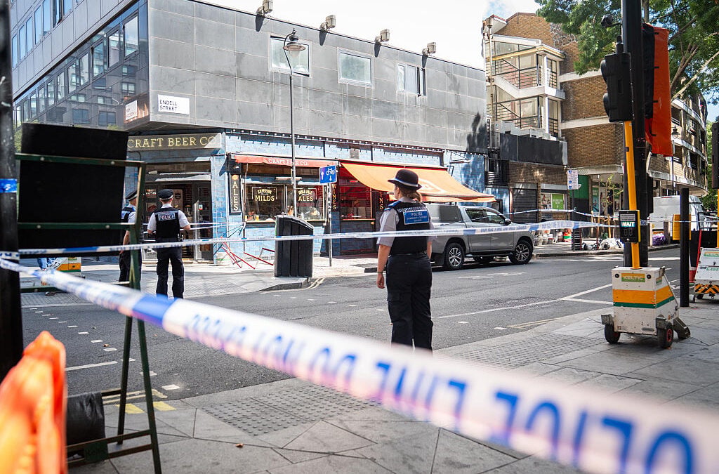 Accoltellati quattro uomini a Londra. Fermata donna con disturbi mentali