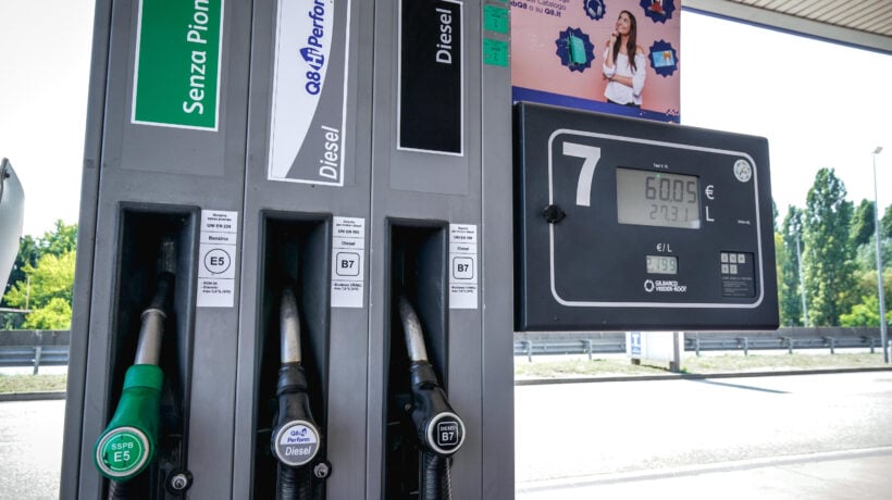 Carburanti, il caro-gasolio si mangia il taglio delle accise: diesel a 2,173 euro