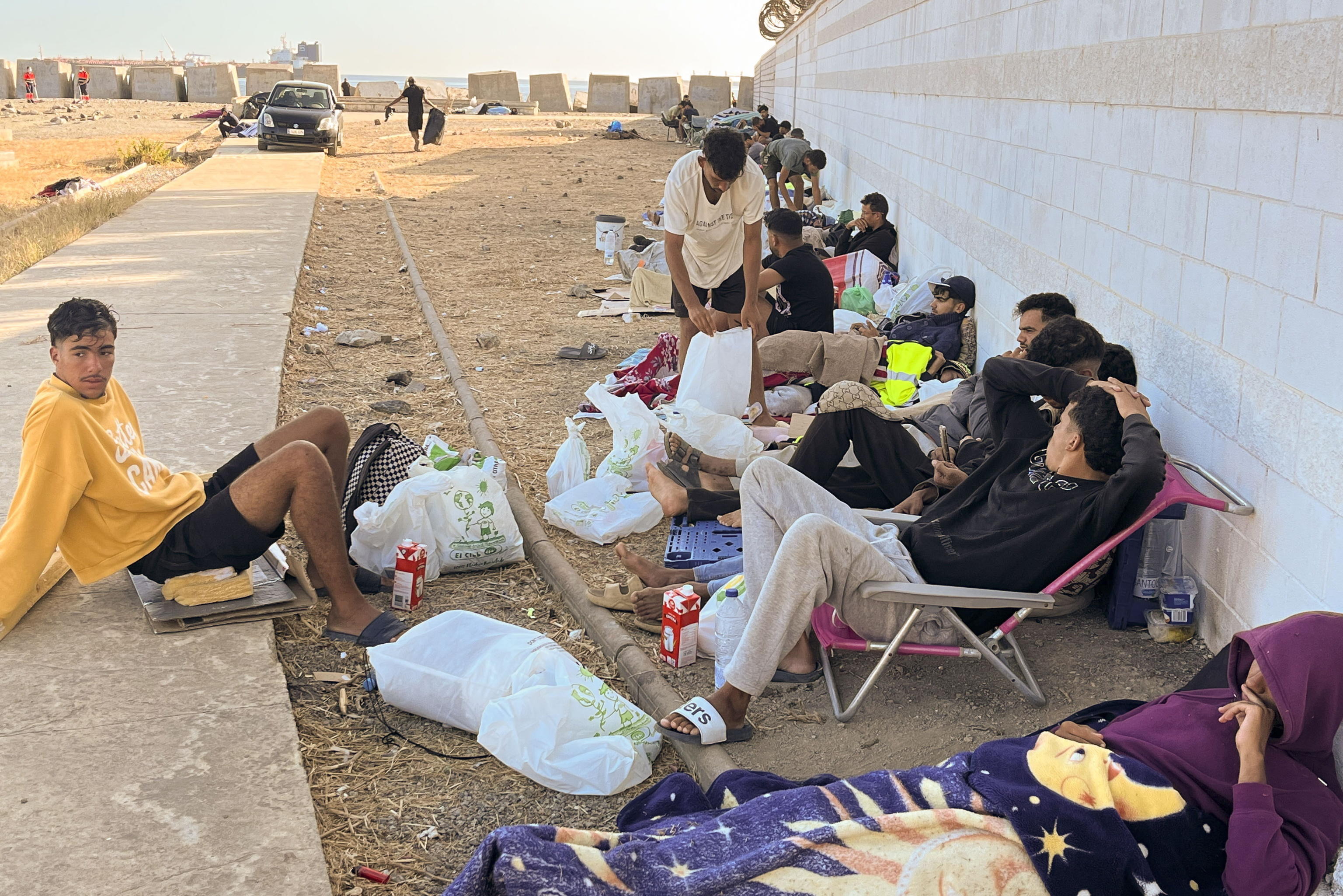 s225nchez si sveglia sul disastro a ceuta e mostra il pugno contro gli immigrati da Laverita.info s225nchez si sveglia sul disastro a ceuta e mostra il pugno contro gli immigrati
