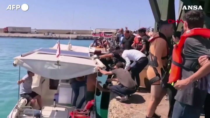 Traghetto si rovescia al largo di Cipro Nord: almeno 6 morti