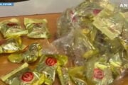 Fiumicino, oltre 5 chili di cocaina nascosti nei «biscotti della fortuna»
