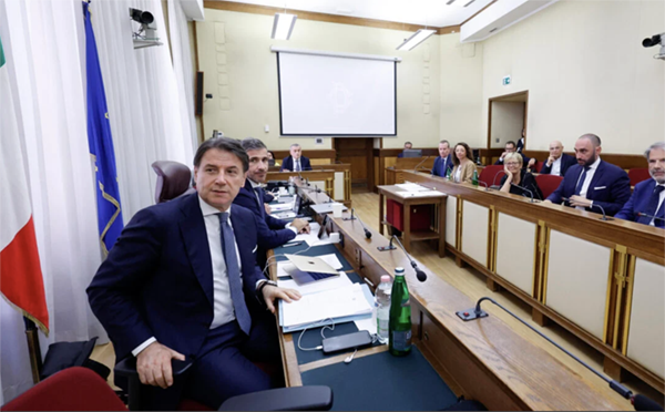 Il vero virus è Conte