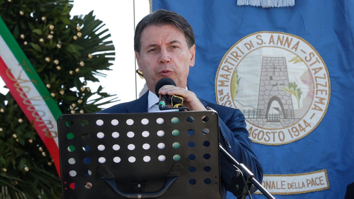 Conte fa l’arringa del partigiano per mettersi nel taschino la Schlein