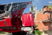 Cassino, esplosione in una palazzina: crolla il tetto, due ustionati gravi