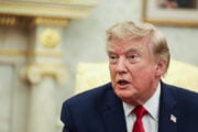 Per l’Iran la tregua è solo «in coma». Trump minaccia raid sull’Oman