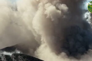 eruzione etna