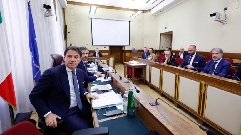 Il vero virus è Conte